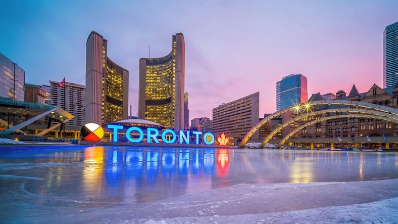 Book Flights to Toronto