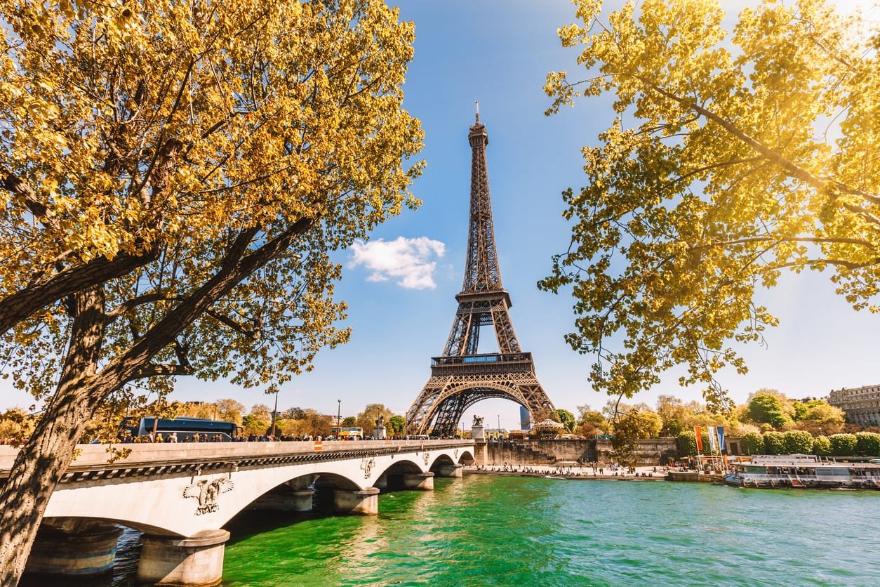 Book Flights to Paris